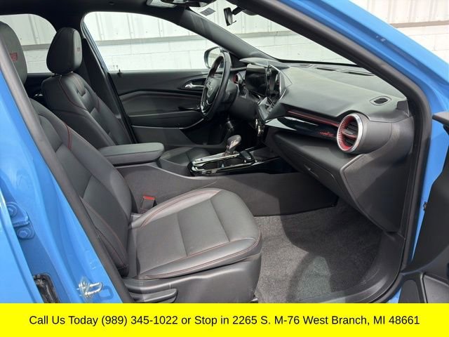 Used 2024 Chevrolet Trax RS w/ Sunroof Package image 36