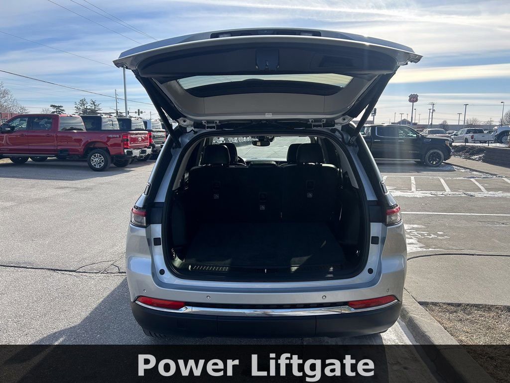 Used 2022 Jeep Grand Cherokee Limited image 15