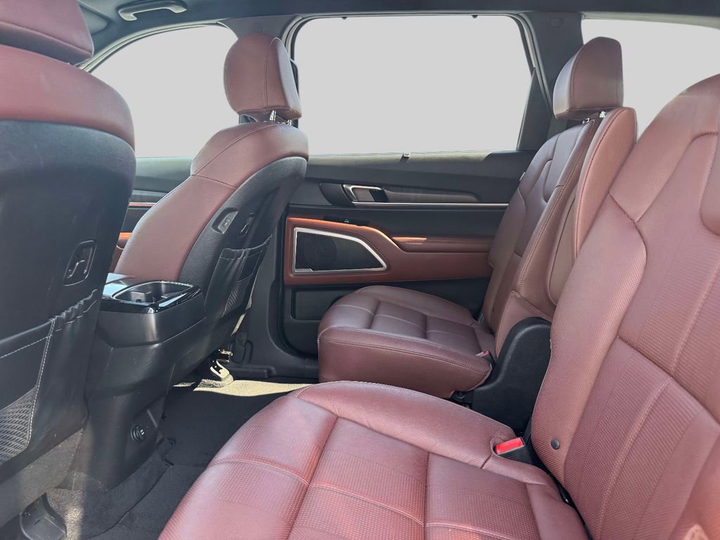 Used 2023 Kia Telluride EX w/ EX Captain's Chair Package image 10