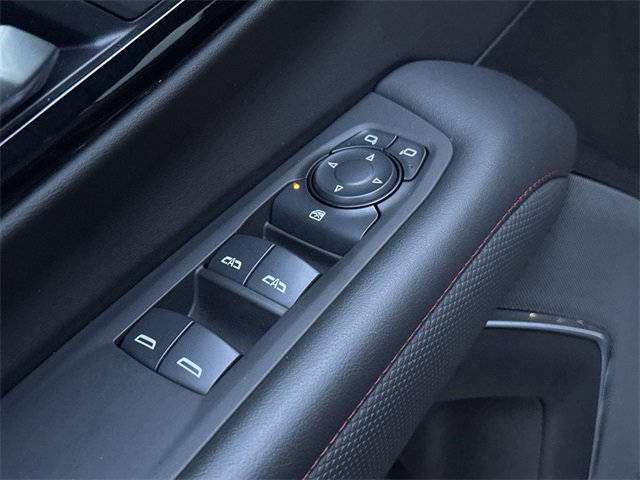 Used 2025 Chevrolet Suburban RST image 21