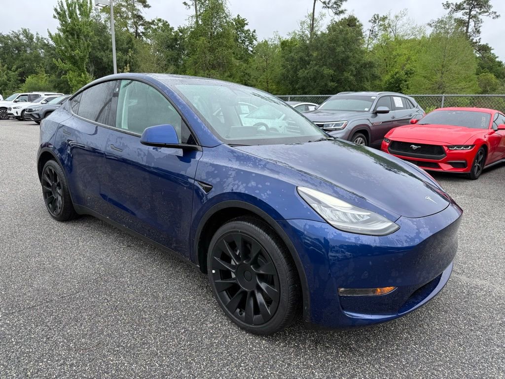 Used 2022 Tesla Model Y Long Range image 3
