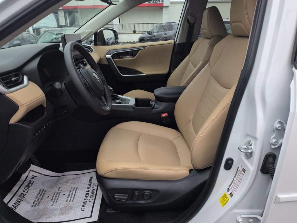 Used 2024 Toyota RAV4 Limited w/ Advanced Technology Package image 9