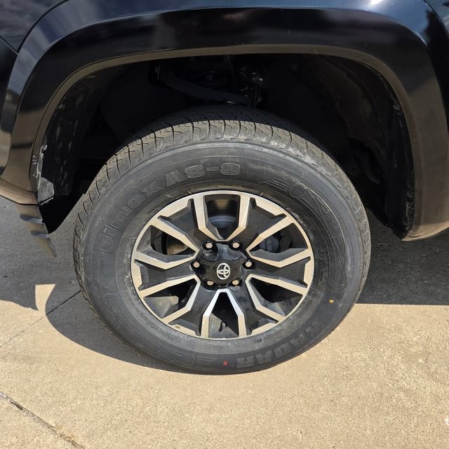 Used 2023 Toyota Tacoma TRD Sport AWD/4WD image 10