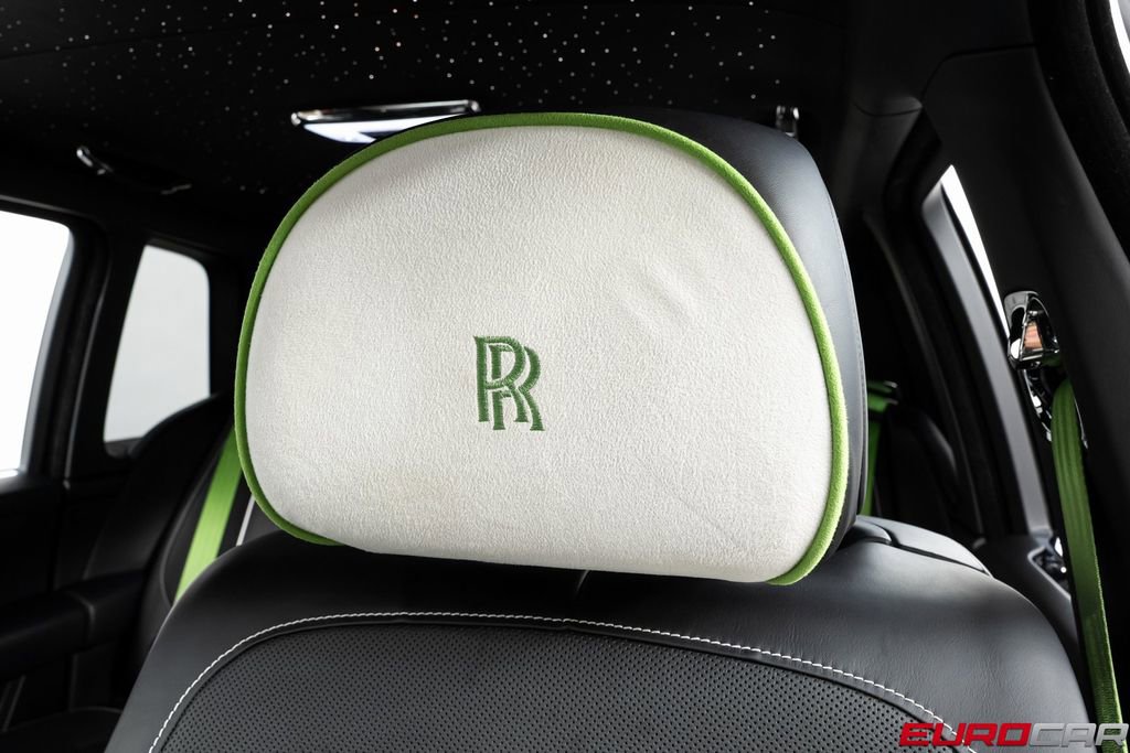 Used 2020 Rolls-Royce Cullinan Black Badge image 43