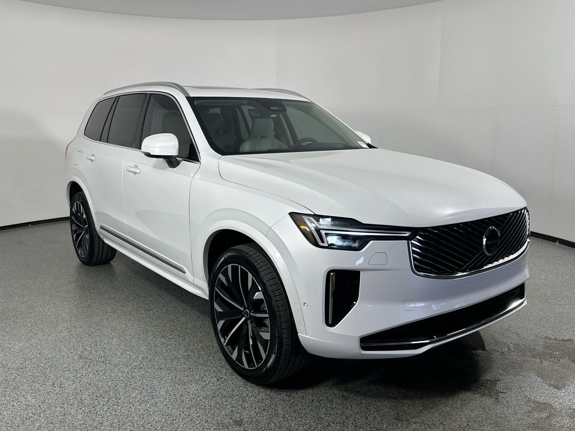 New 2026 Volvo XC90 B6 Ultra image 3