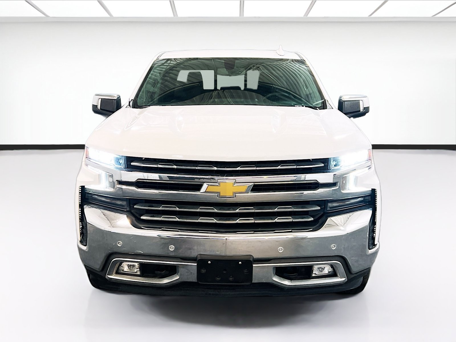 Used 2021 Chevrolet Silverado 1500 LTZ w/ LTZ Convenience Package II AWD/4WD image 2
