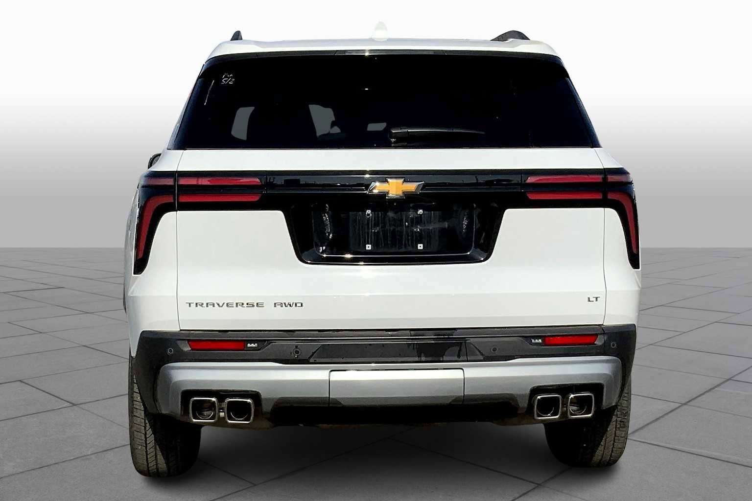 Used 2024 Chevrolet Traverse LT image 4
