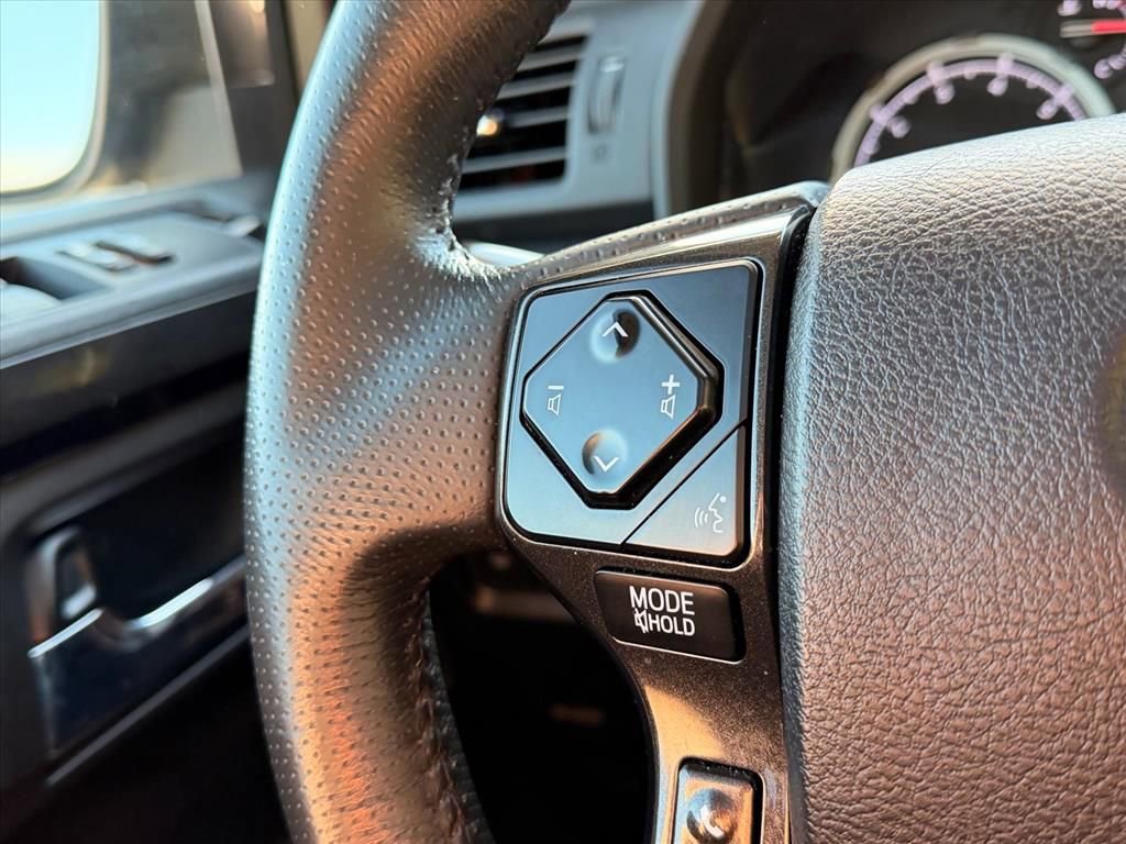 Used 2021 Toyota 4Runner Venture w/ Moonroof Package AWD/4WD image 18