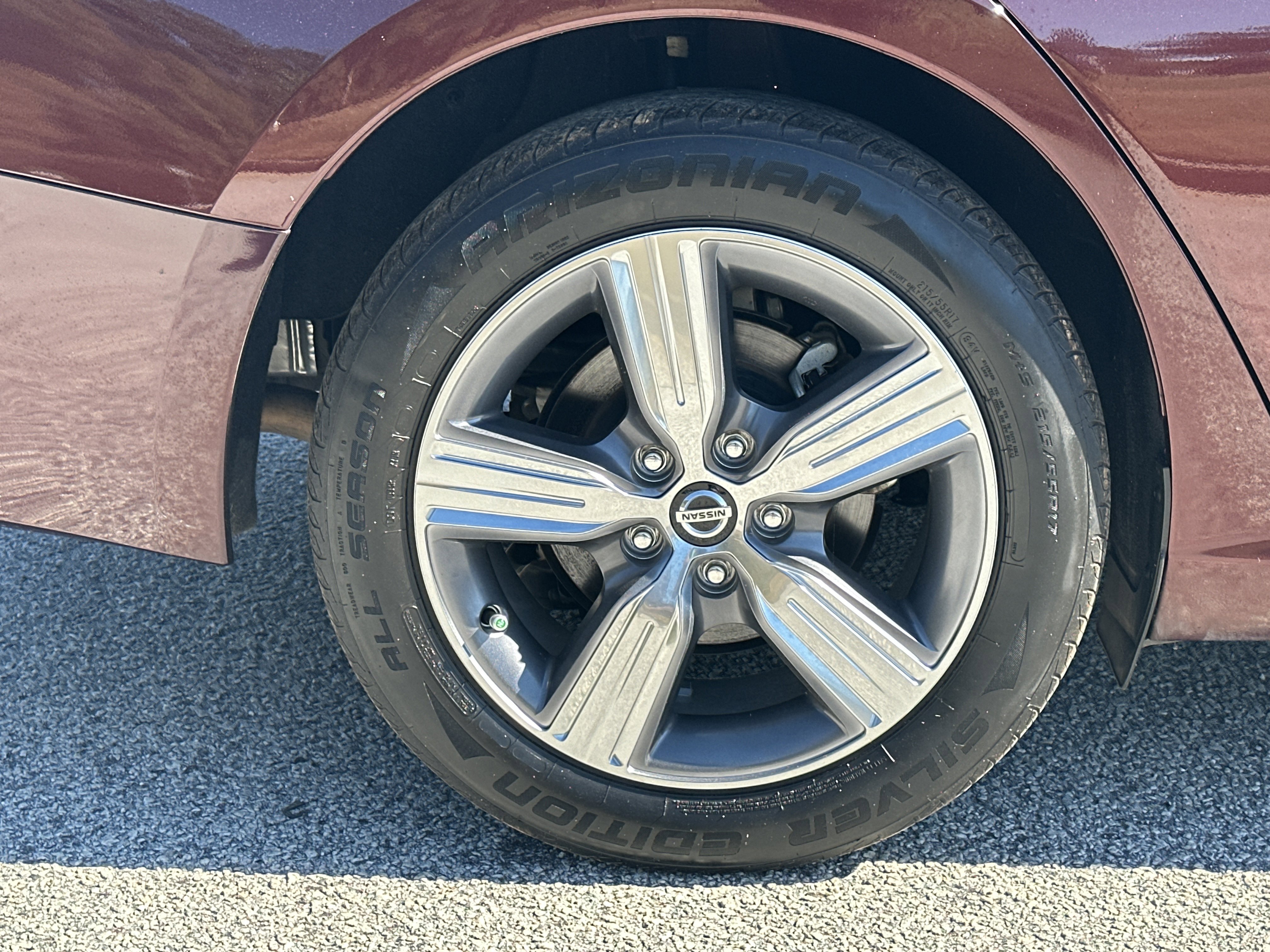 Used 2024 Nissan Altima 2.5 SV image 17