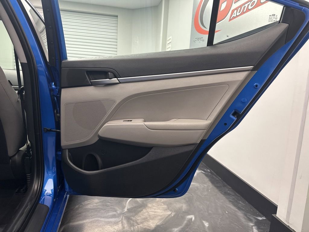 Used 2017 Hyundai Elantra SE FWD image 12