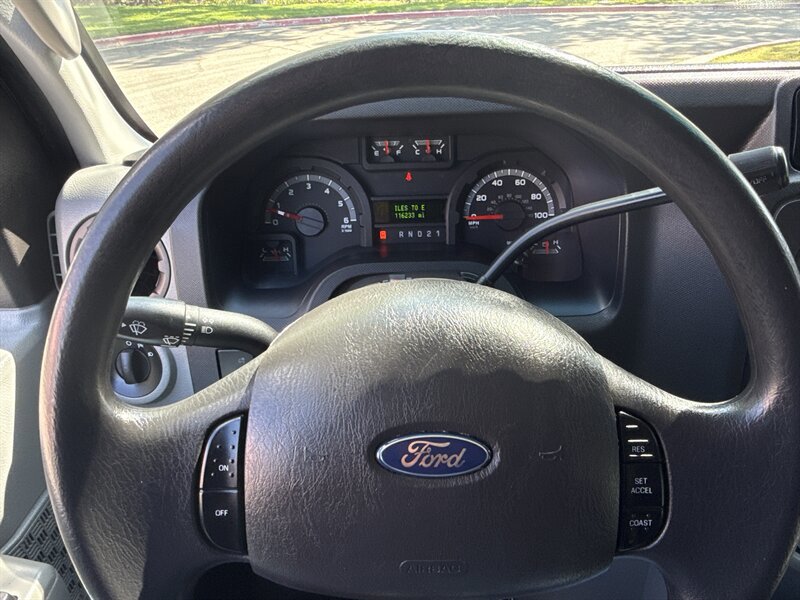 Used 2011 Ford E-350 and Econoline 350 XLT RWD image 32