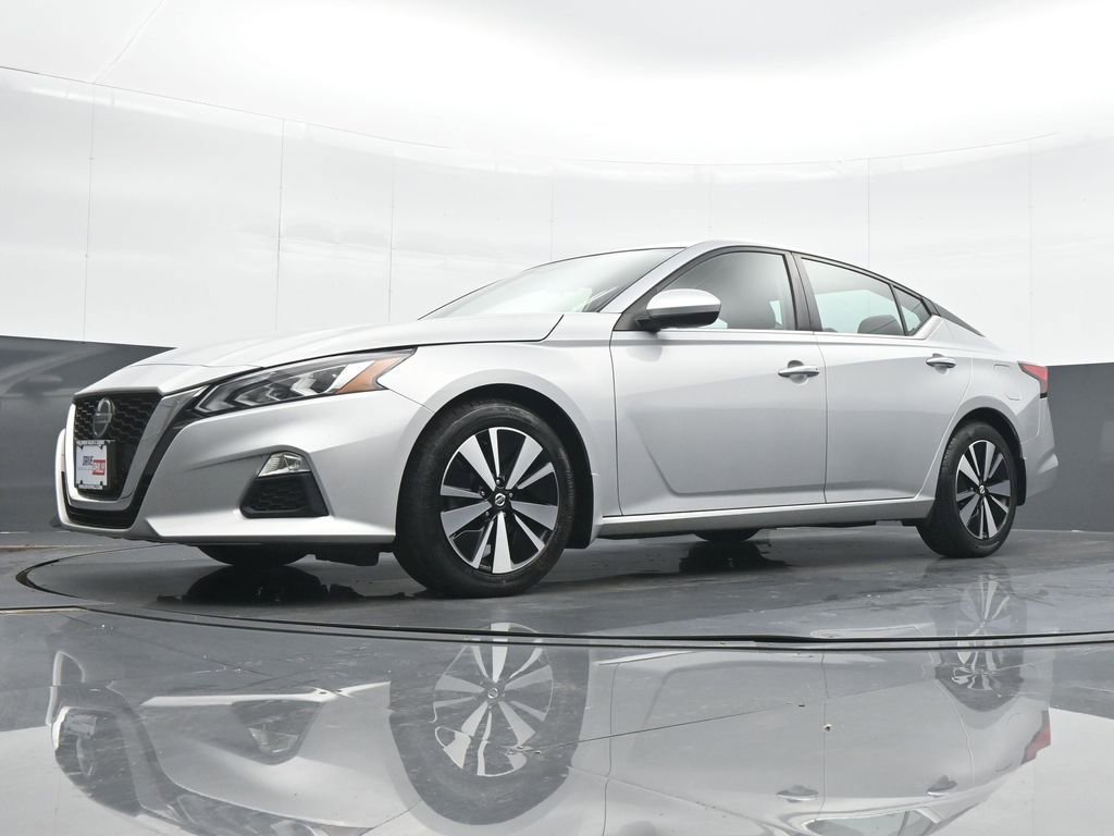 Used 2022 Nissan Altima 2.5 SV image 17