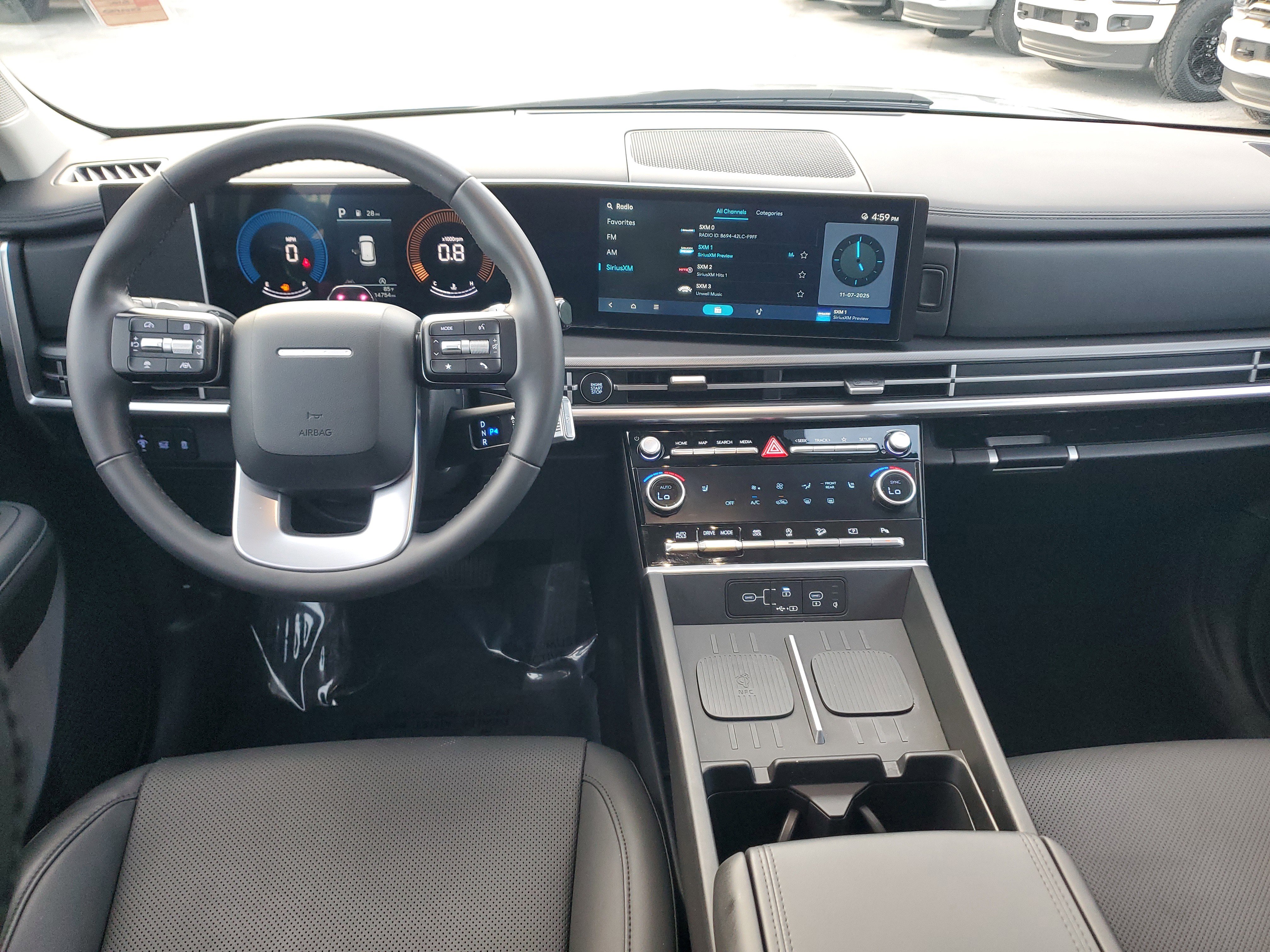 Used 2025 Hyundai Santa Fe SEL image 18