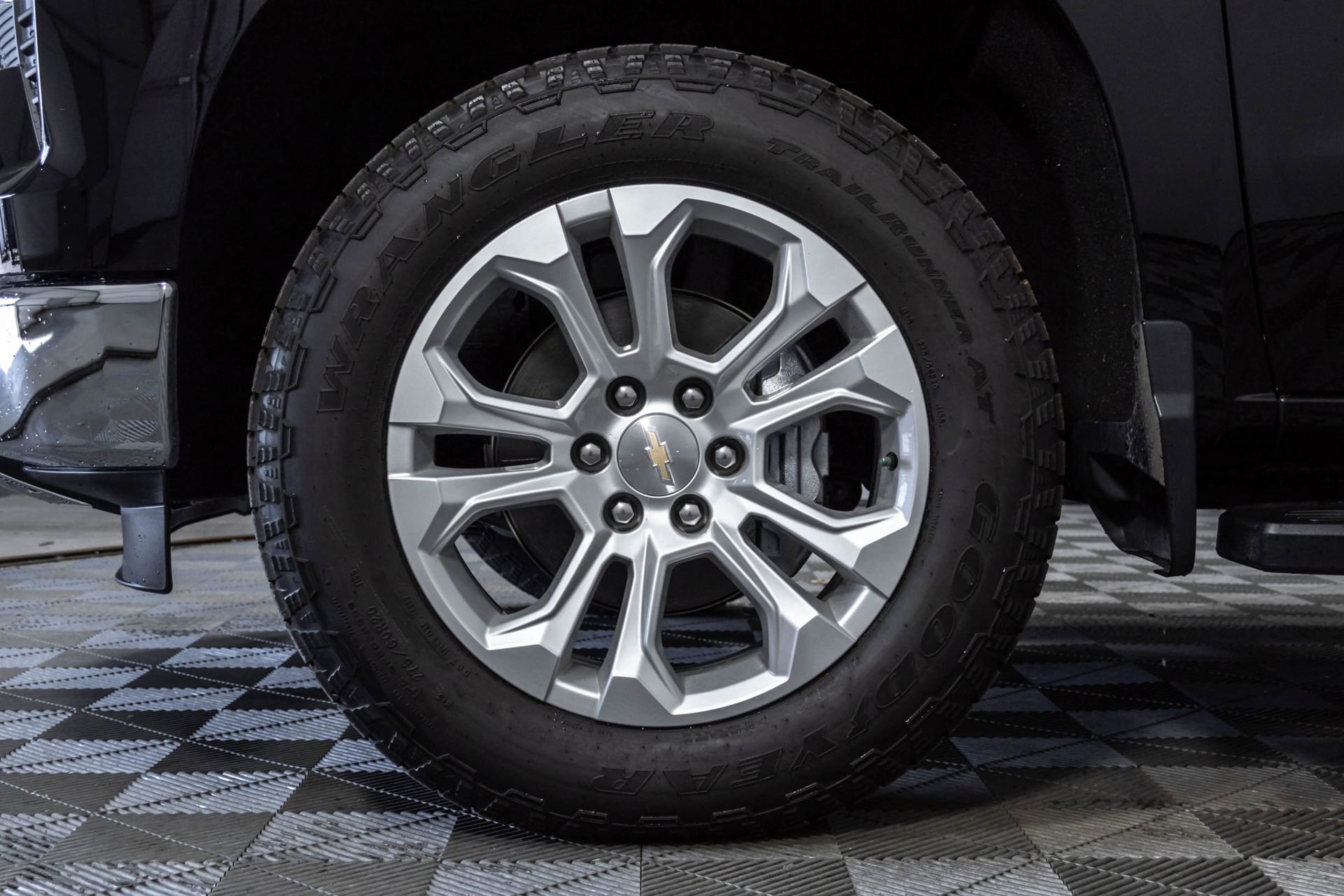 Used 2023 Chevrolet Silverado 1500 LTZ w/ LTZ Premium Package AWD/4WD image 48