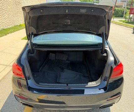 Used 2019 BMW M550i xDrive w/ Dynamic Handling Package AWD/4WD image 9
