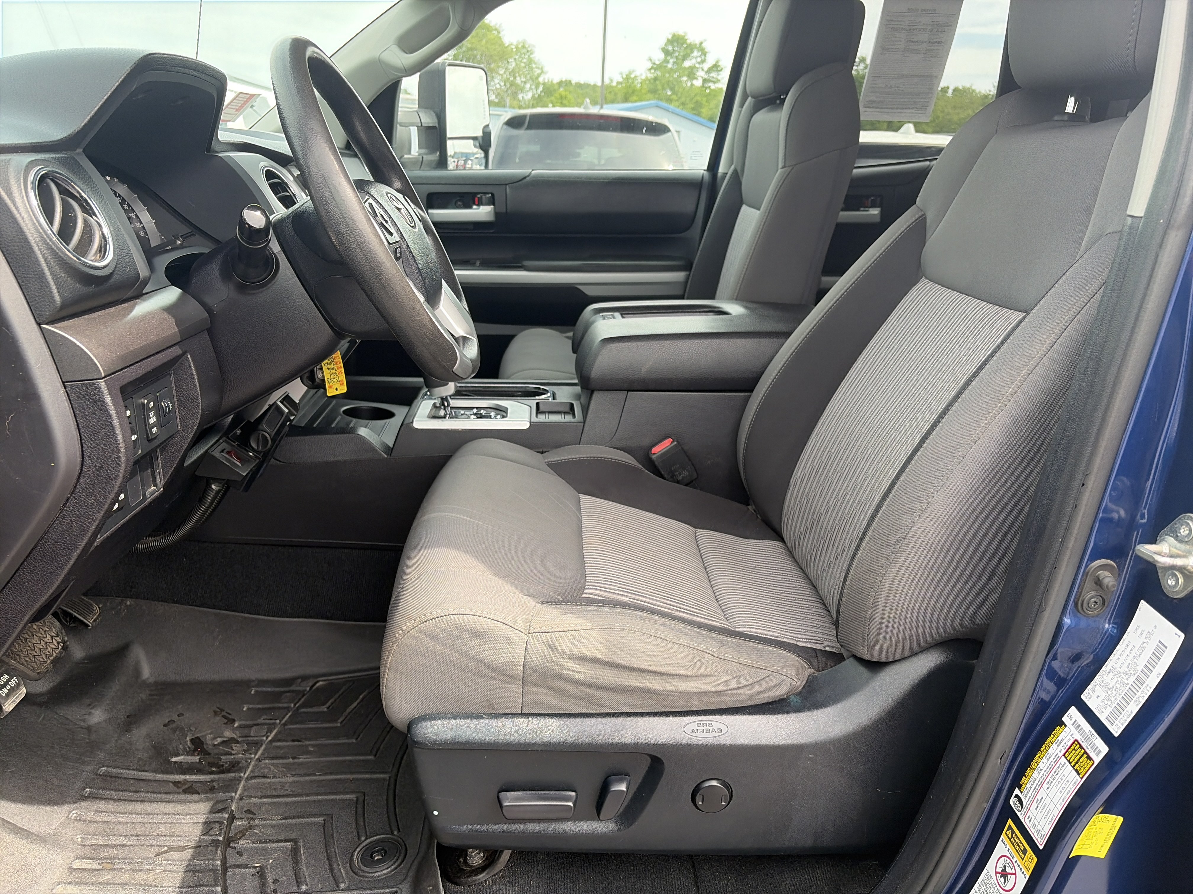 Used 2014 Toyota Tundra SR5 w/ SR5 Upgrade Package AWD/4WD image 5