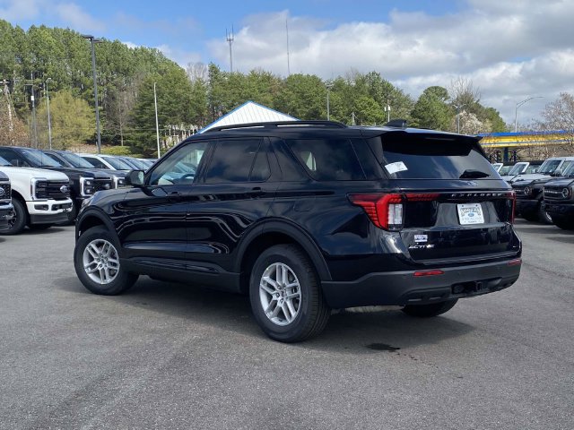 New 2026 Ford Explorer Active RWD image 17