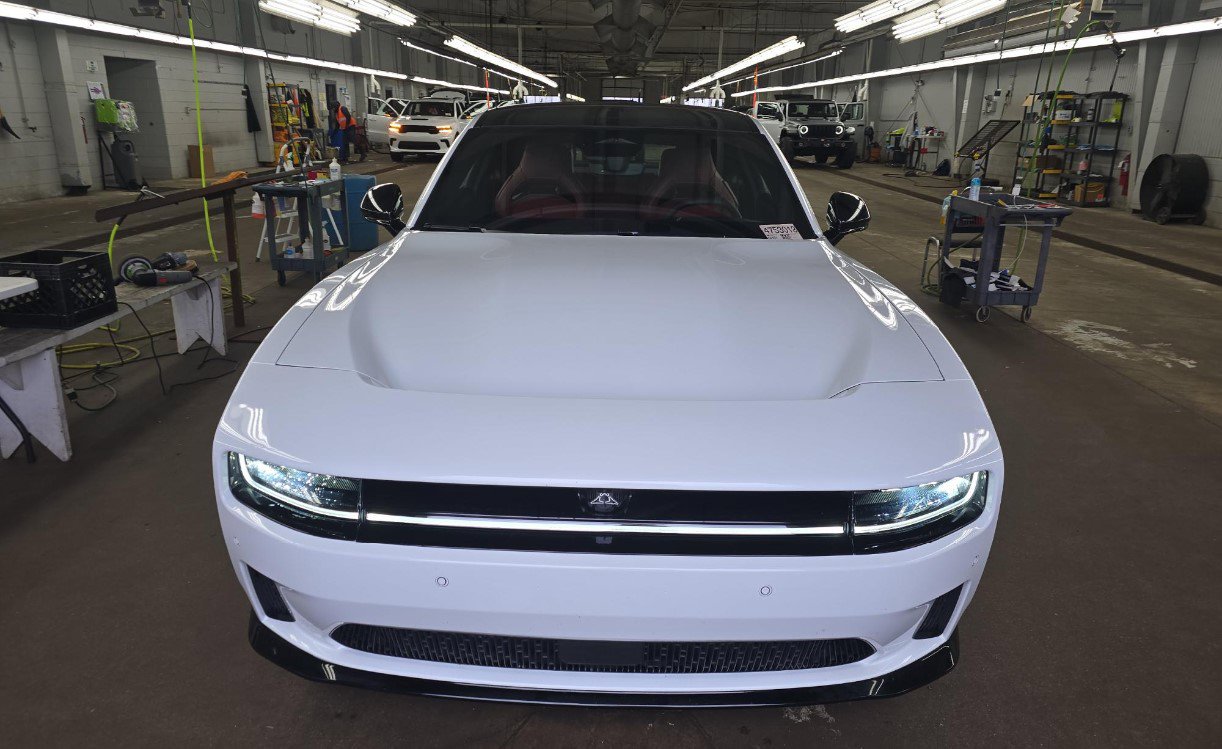 Used 2024 Dodge Charger Daytona Scat Pack w/ Plus Group AWD/4WD image 3