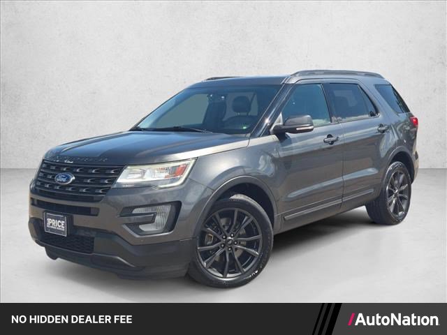 Used 2017 Ford Explorer XLT w/ Equipment Group 202A AWD/4WD image 1