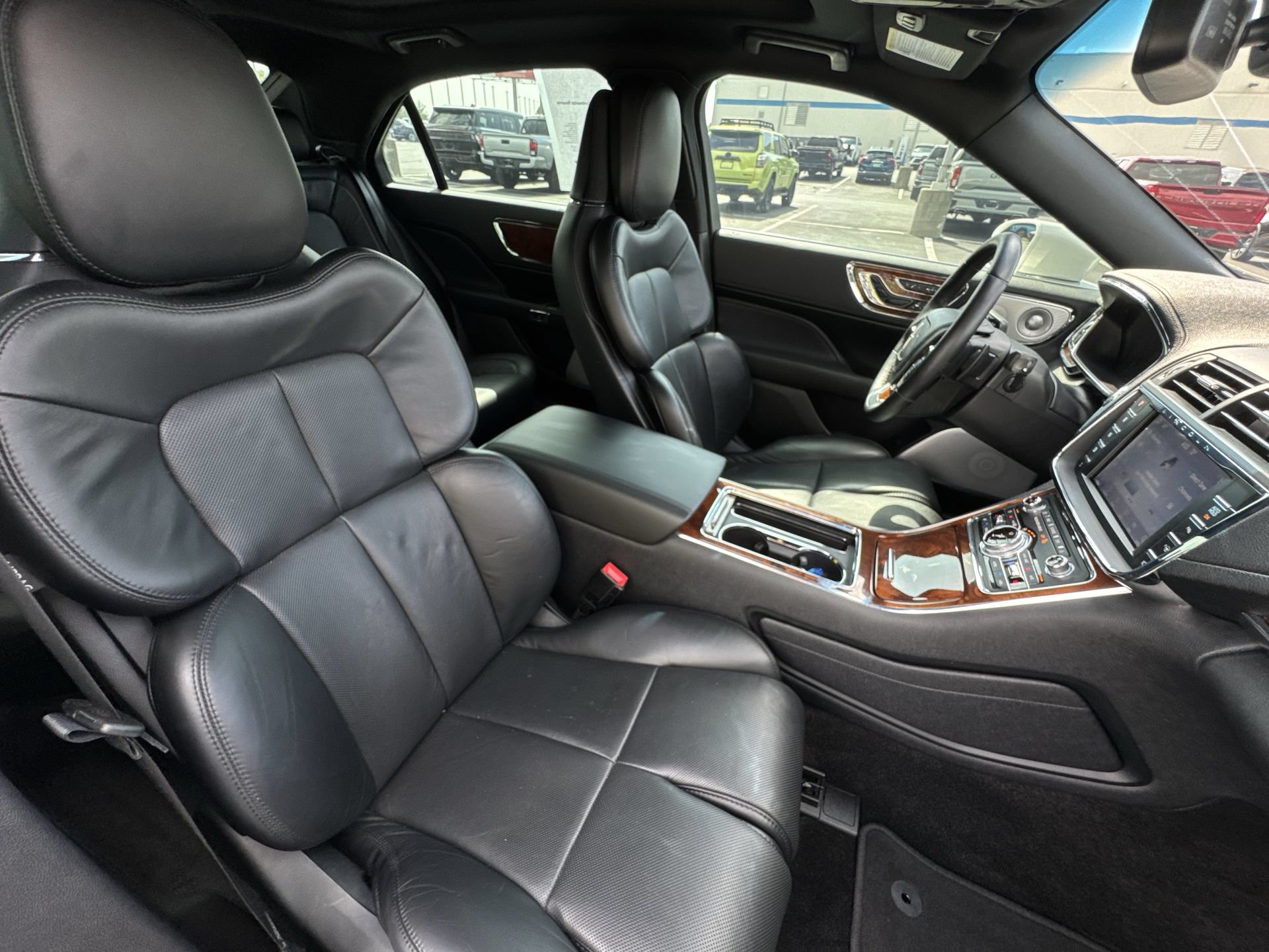 Used 2020 Lincoln Continental Reserve w/ Luxury Package FWD image 26
