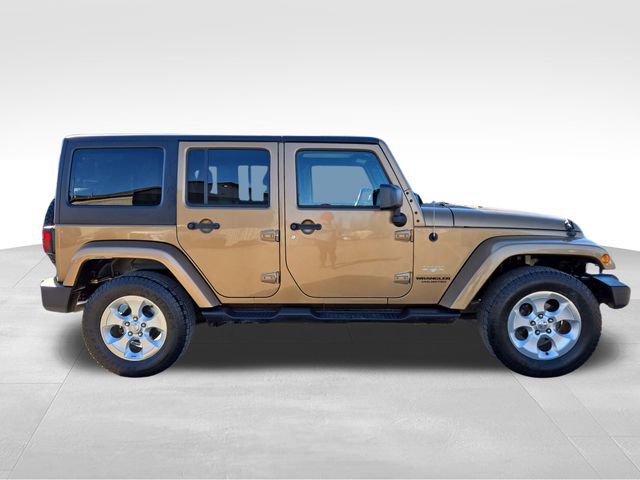 Used 2015 Jeep Wrangler Unlimited Sahara w/ Connectivity Group AWD/4WD image 12