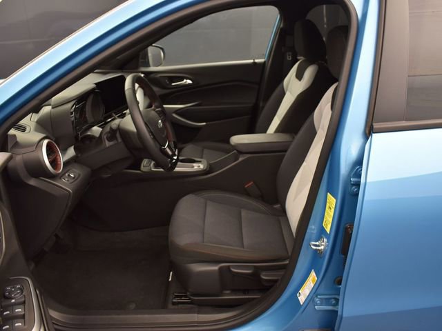 Used 2025 Chevrolet Trax RS w/ Driver Confidence Package FWD image 9