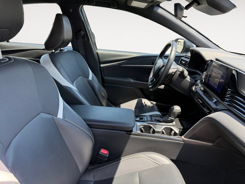 Certified 2025 Toyota Camry SE FWD image 15
