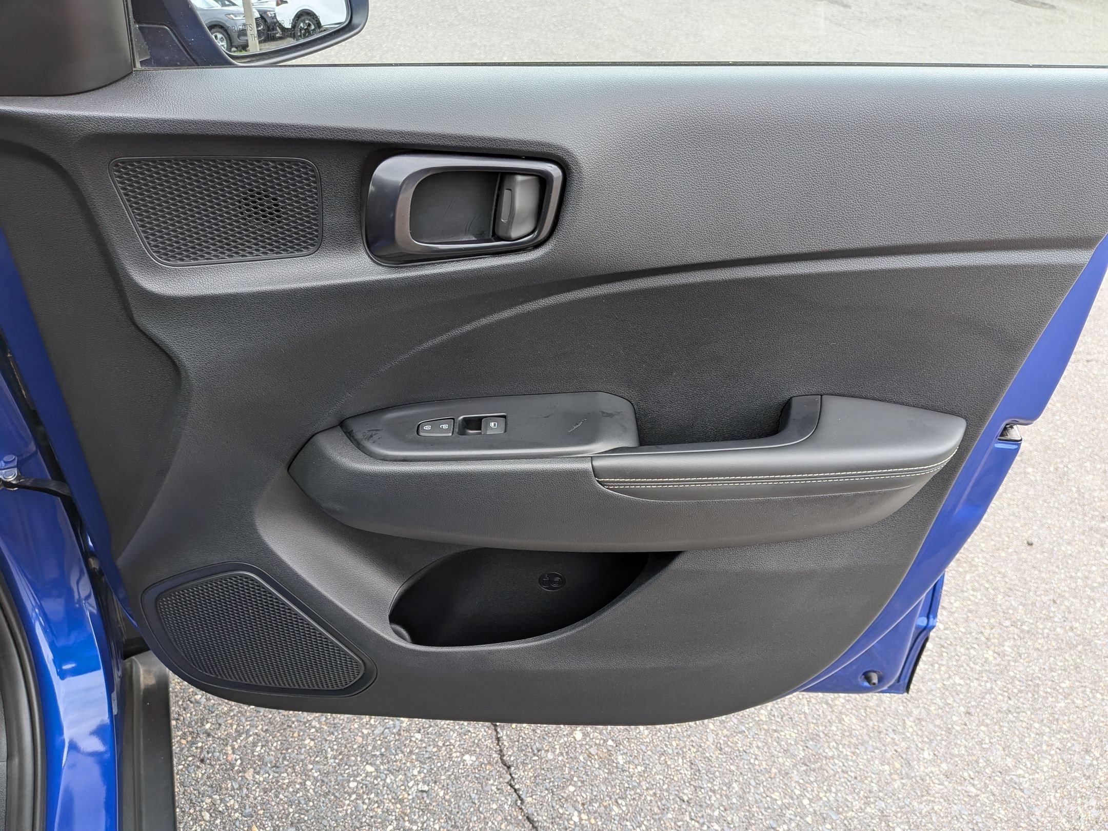 Used 2024 Hyundai Venue Limited FWD image 33