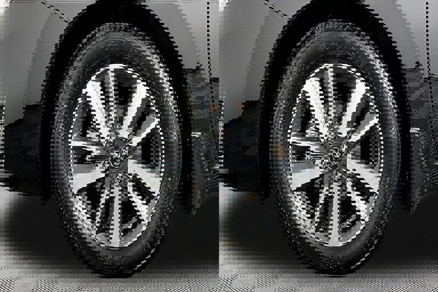 Used 2025 Nissan Versa SV w/ Electronics Package image 31