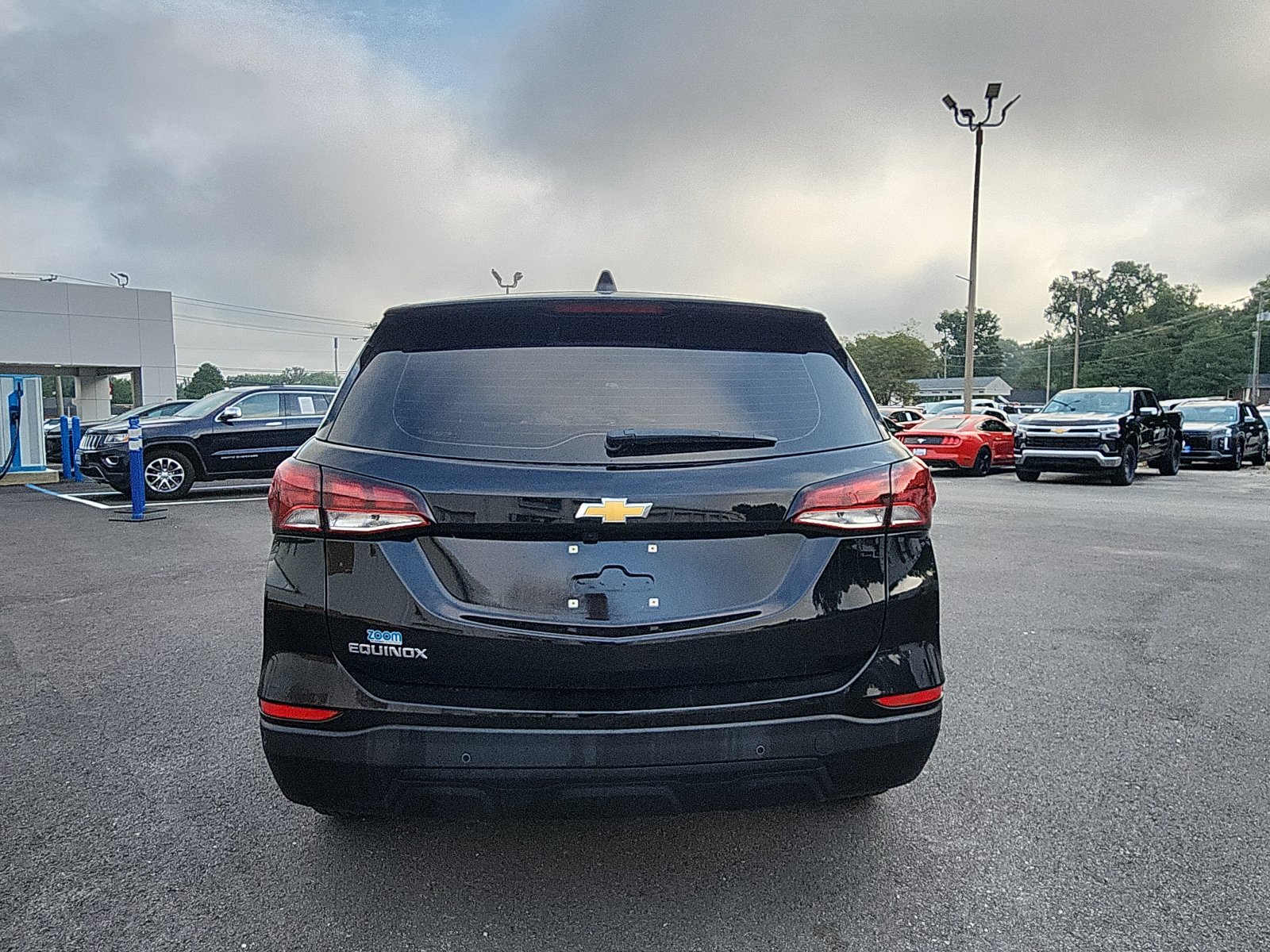 Used 2024 Chevrolet Equinox LS w/ Driver Confidence II Package FWD image 4