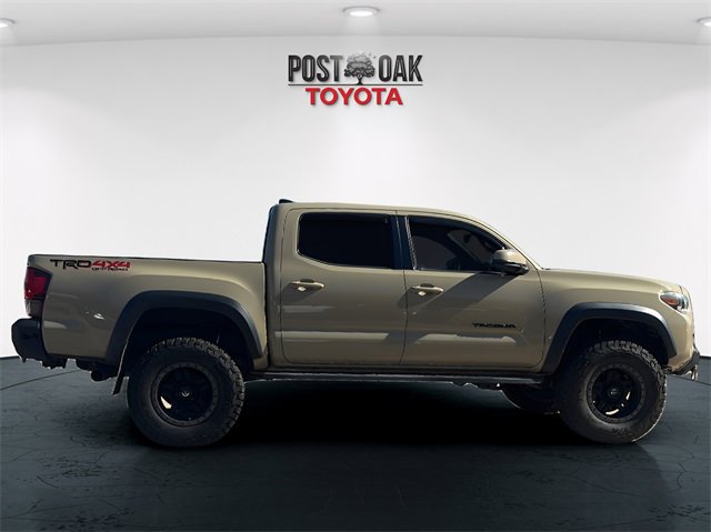 Used 2018 Toyota Tacoma TRD Off-Road image 8