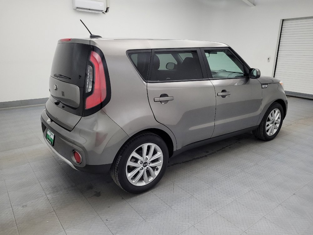Used 2018 Kia Soul + image 10