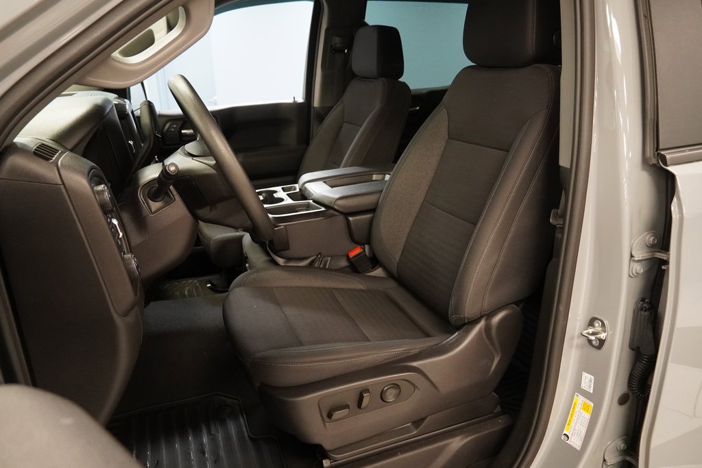 Used 2024 Chevrolet Silverado 1500 Custom Trail Boss w/ LPO, Dark Essentials Package image 3