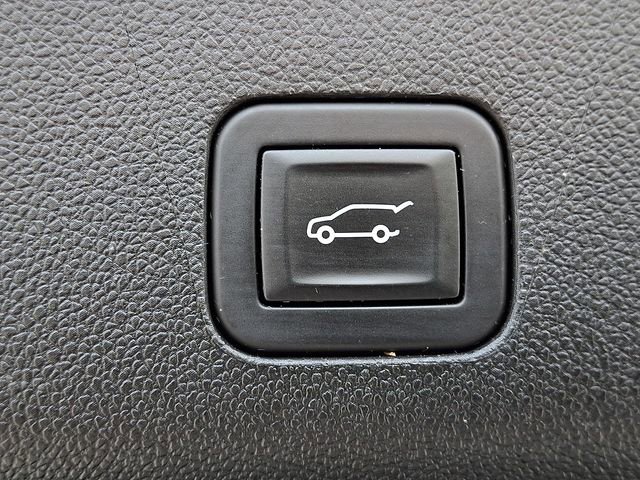 Used 2025 Cadillac Escalade Premium Luxury w/ Touring Package image 31