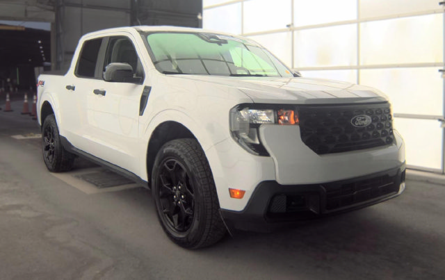 Used 2025 Ford Maverick XLT w/ XLT Luxury Package AWD/4WD image 2