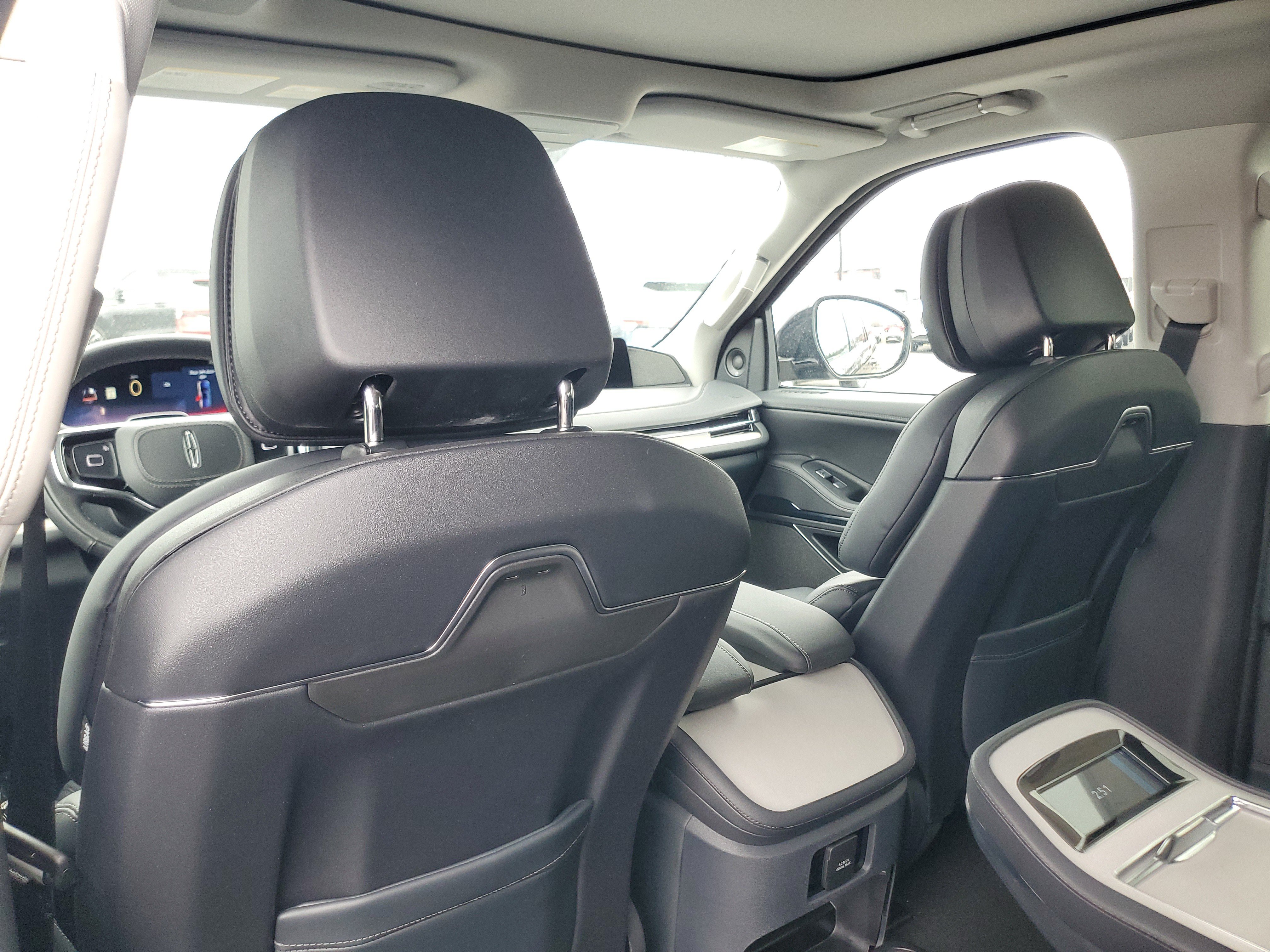 New 2026 Lincoln Navigator L Reserve AWD/4WD image 28
