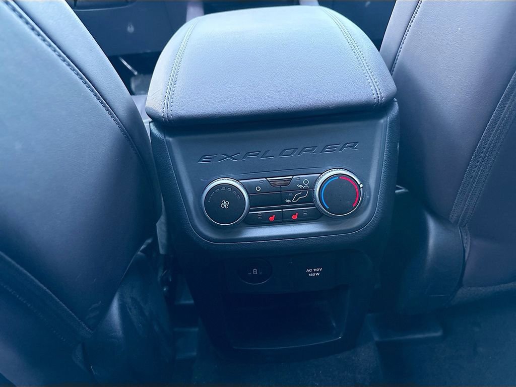 Used 2025 Ford Explorer Platinum image 26