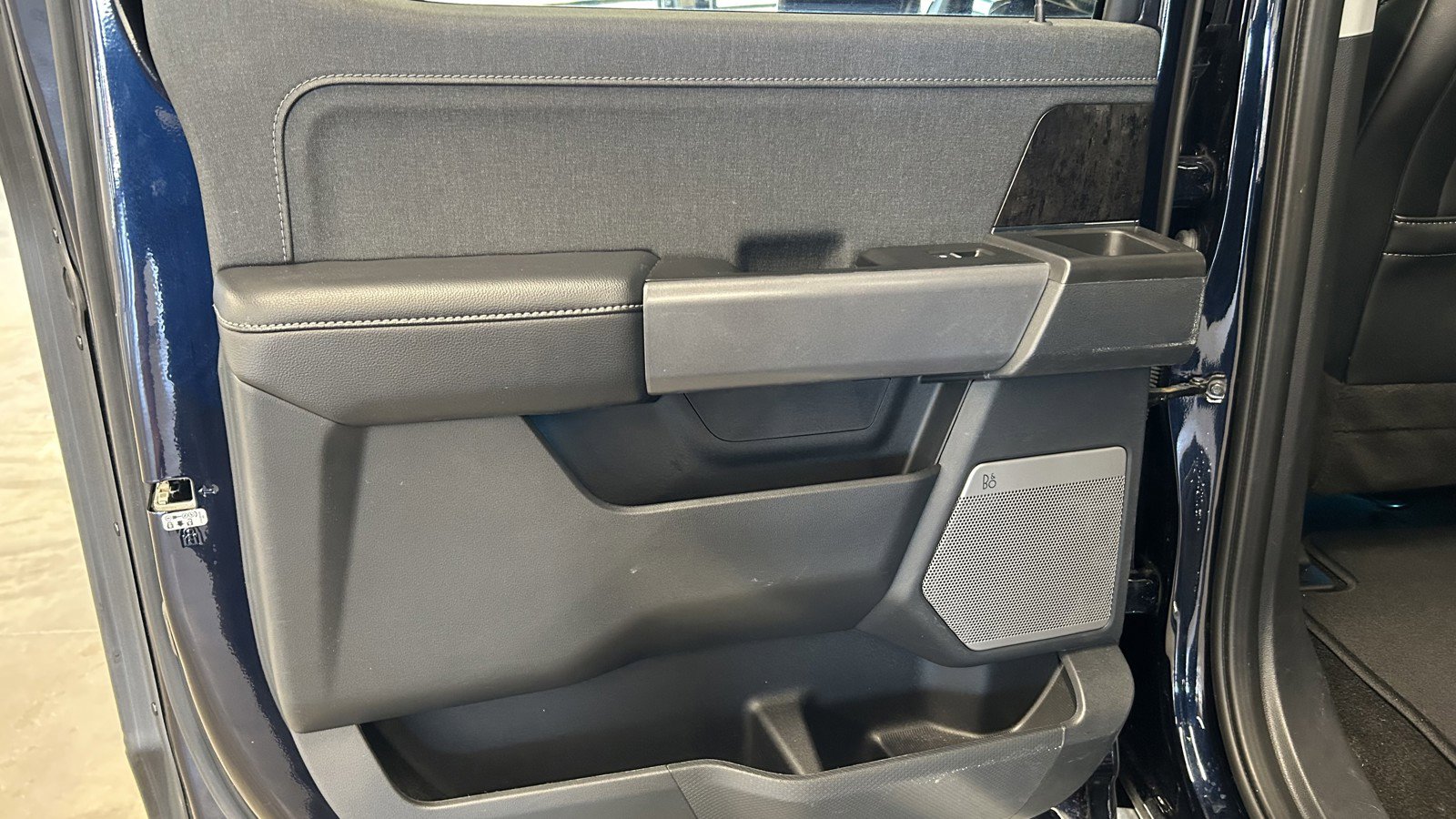 Used 2022 Ford F150 Lariat w/ Equipment Group 502A High image 12