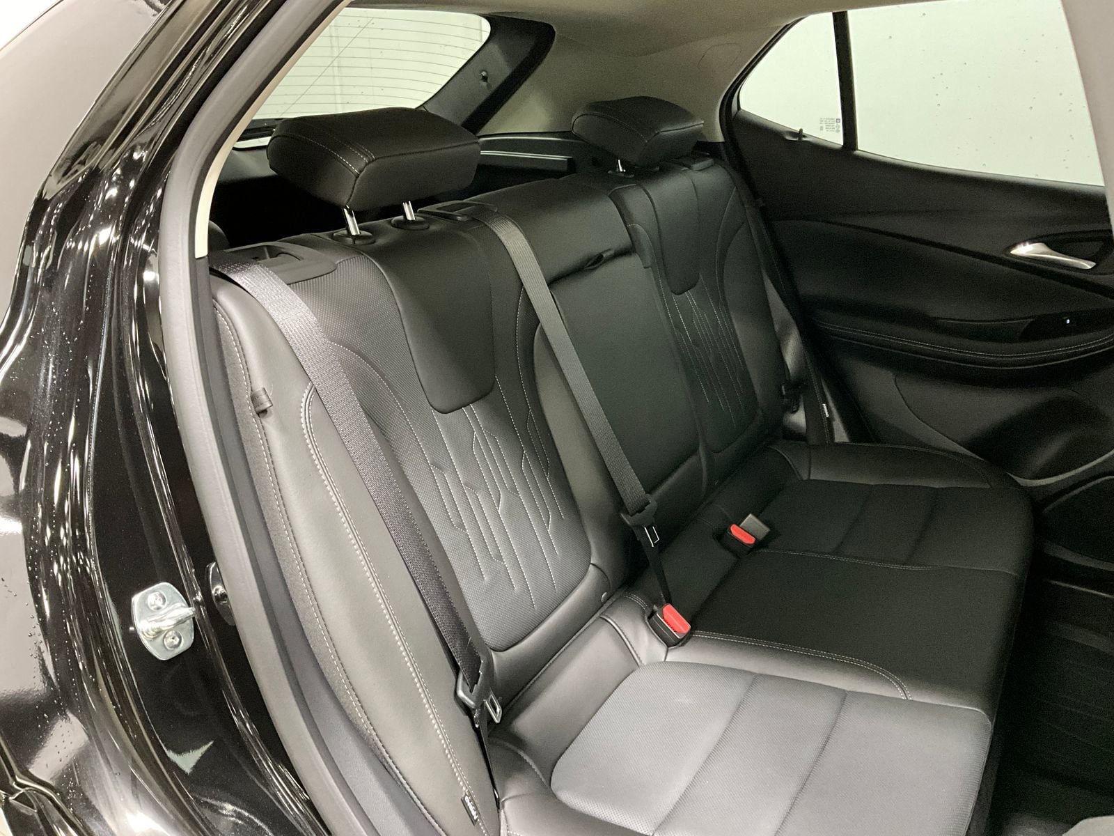Used 2025 Buick Encore GX Avenir w/ Avenir Technology Package image 23