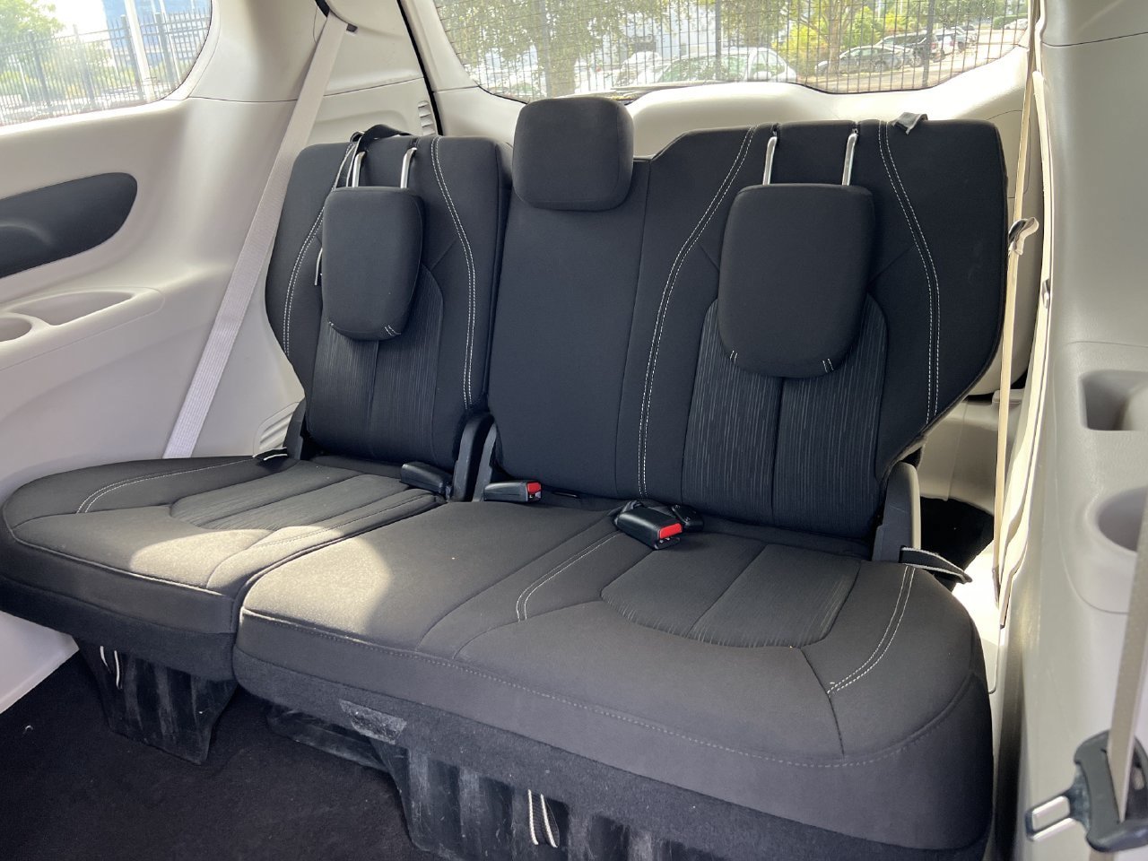 Used 2022 Chrysler Voyager LX FWD image 26
