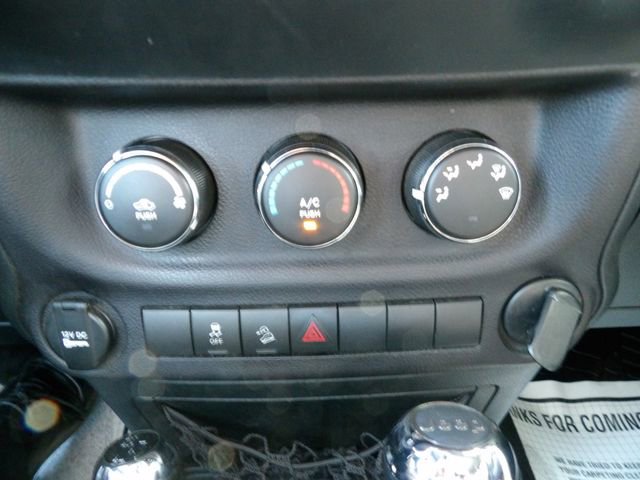 Used 2018 Jeep Wrangler Unlimited Sport w/ Connectivity Group image 22