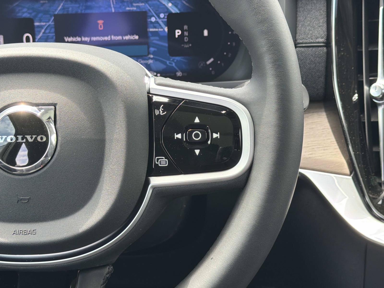 New 2026 Volvo XC90 B5 Plus w/ Protection Package AWD/4WD image 9