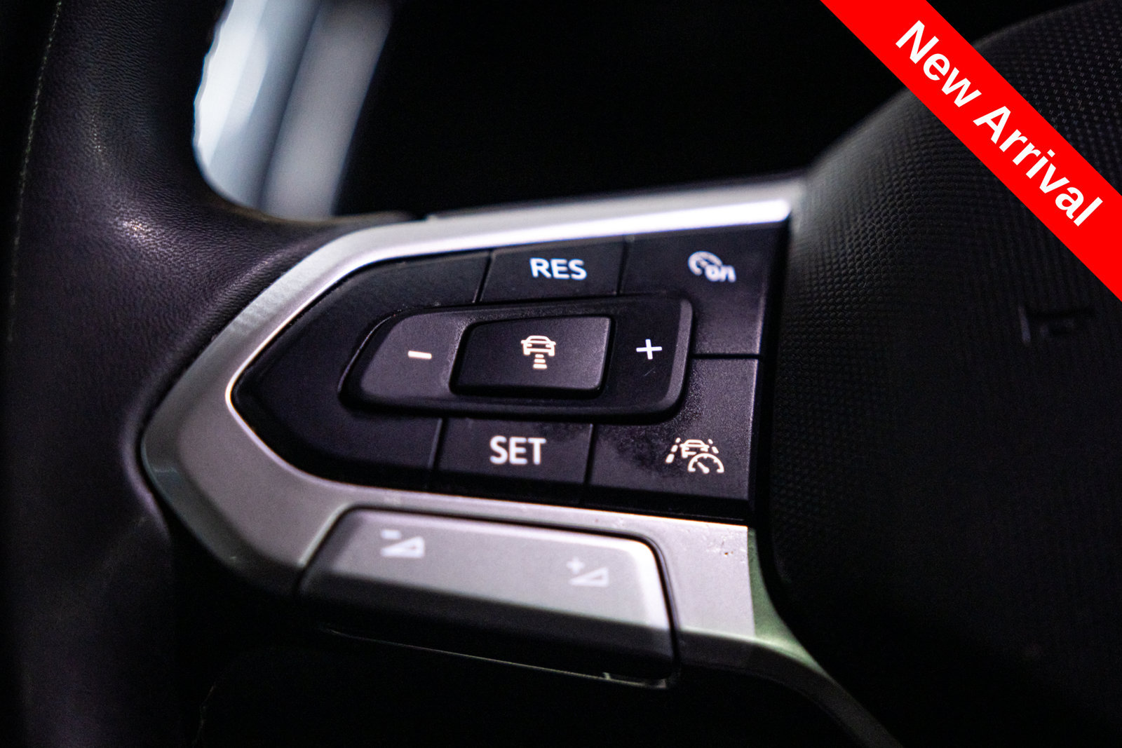 Used 2024 Volkswagen Tiguan SE AWD/4WD image 19