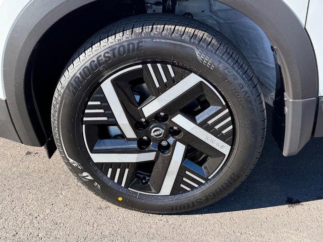 New 2026 Nissan Kicks SV w/ SV Premium Package FWD image 28