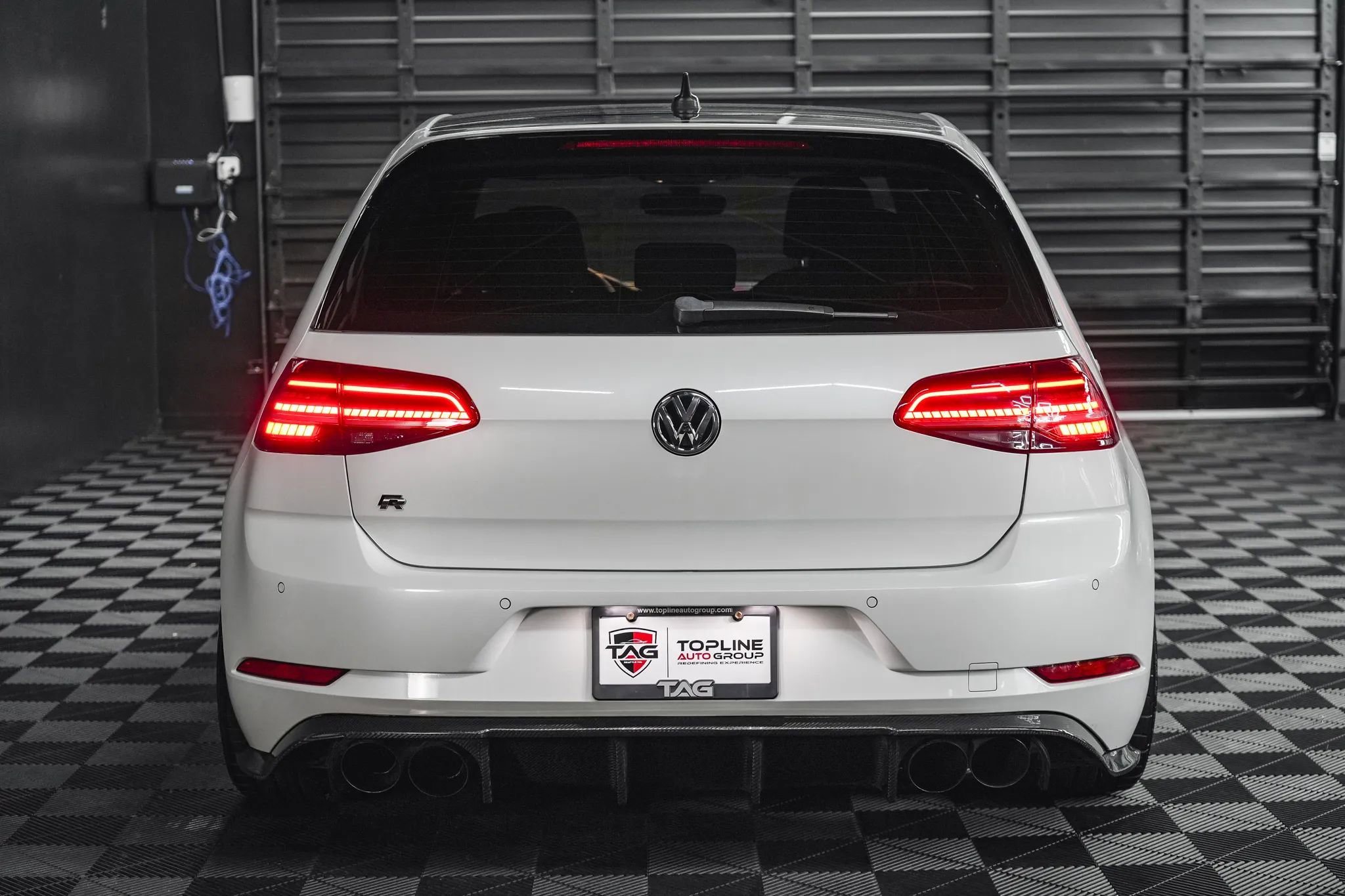 Used 2018 Volkswagen Golf R 4-Door image 27