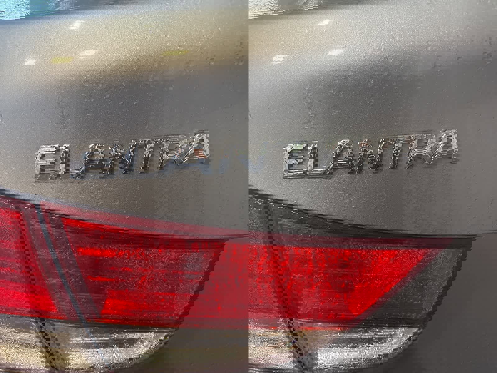 Used 2013 Hyundai Elantra GLS w/ Preferred Pkg image 11