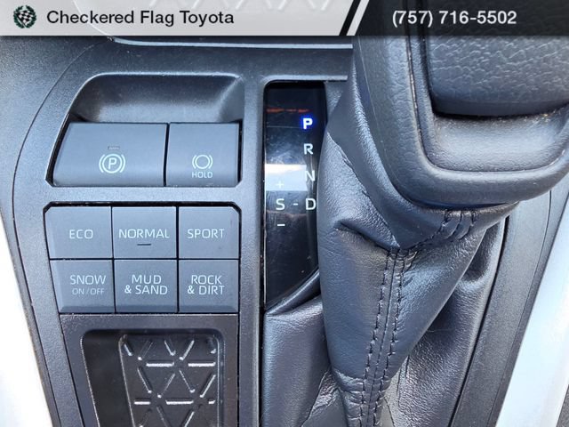 Used 2025 Toyota RAV4 XLE AWD/4WD image 21