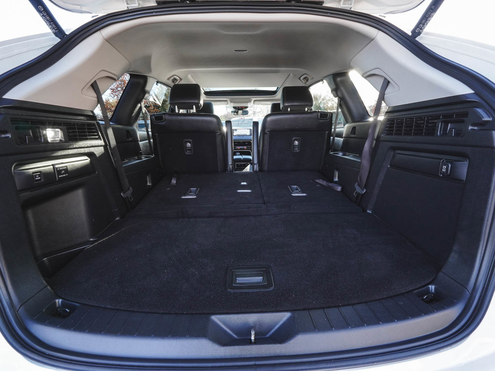 Used 2024 MAZDA CX-90 Plug-In Hybrid w/ Premium Pkg image 42