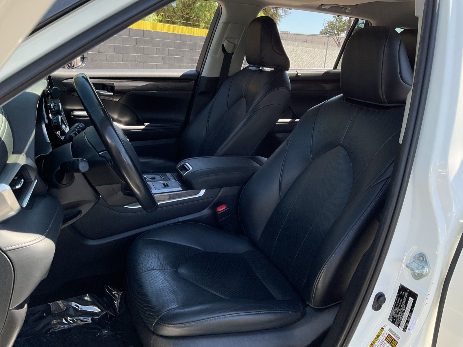 Used 2020 Toyota Highlander Limited FWD image 18