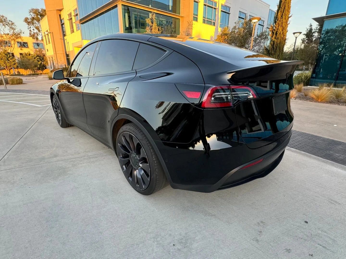 Used 2023 Tesla Model Y Performance AWD/4WD image 6